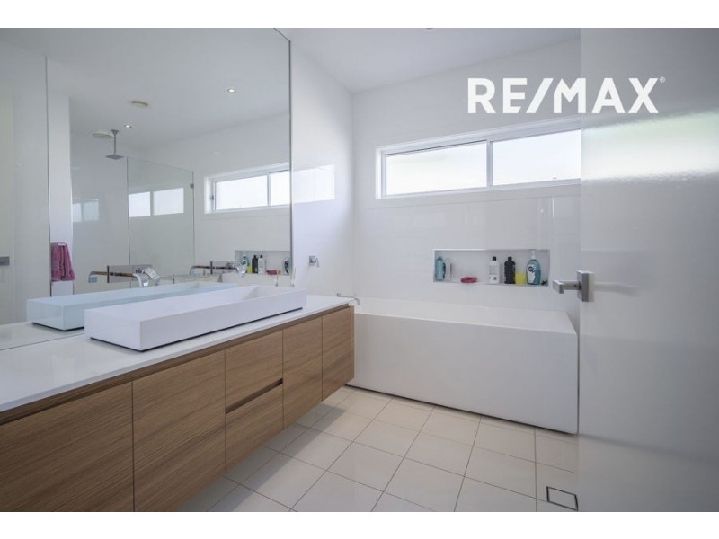 10 Clarence Place, Tatton NSW 2650