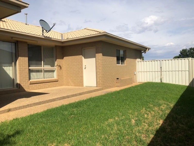 13 Ulandra Place, Estella NSW 2650