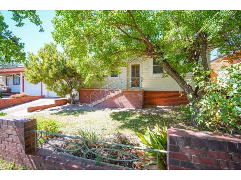 33 Mair Street, Turvey Park NSW 2650