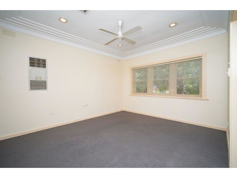 33 Mair Street, Turvey Park NSW 2650