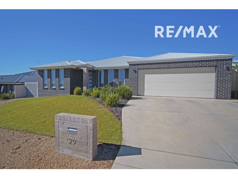 29 Alma Crescent, Estella NSW 2650