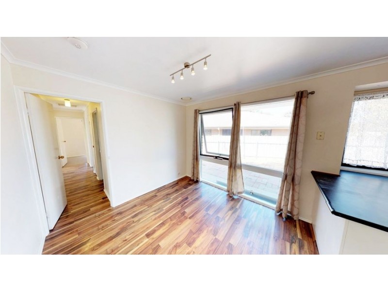 63 Undurra Drive, Glenfield Park NSW 2650