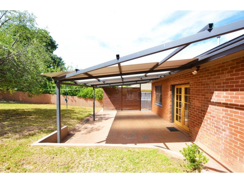 31 Mitchelmore Street, Turvey Park NSW 2650