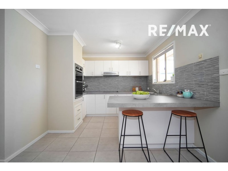 10 Yentoo Drive, Glenfield Park NSW 2650