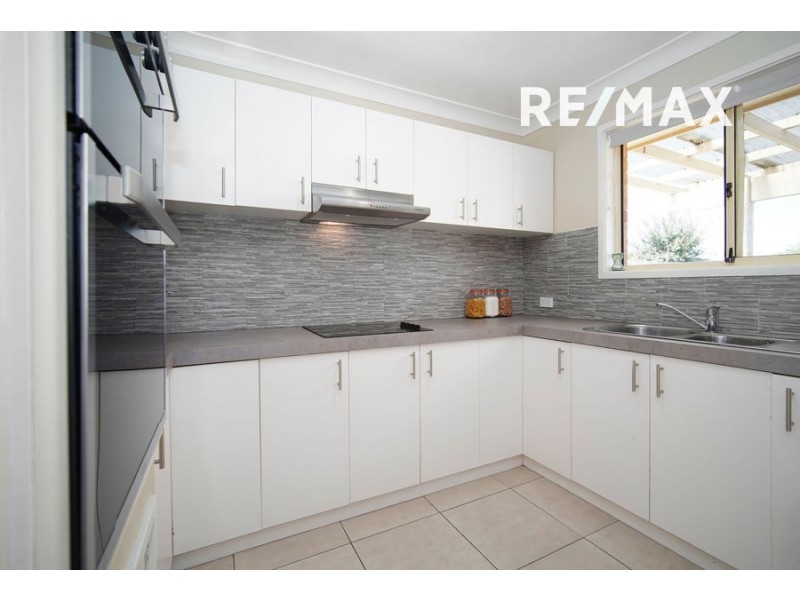 10 Yentoo Drive, Glenfield Park NSW 2650