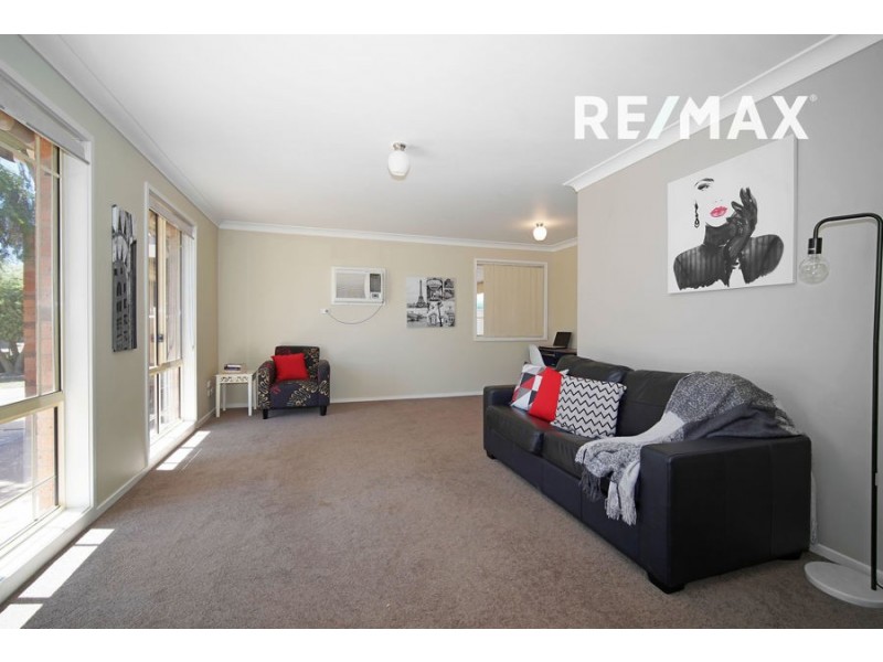 10 Yentoo Drive, Glenfield Park NSW 2650
