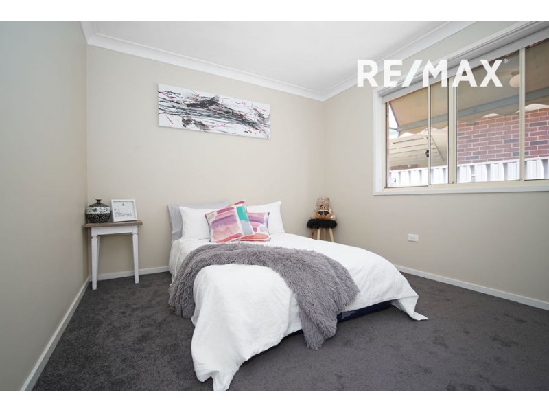 10 Yentoo Drive, Glenfield Park NSW 2650