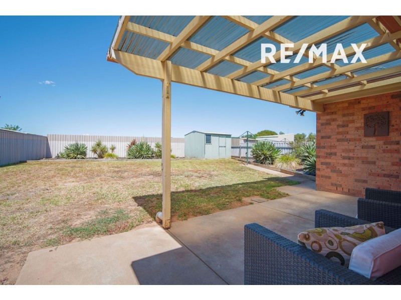 10 Yentoo Drive, Glenfield Park NSW 2650