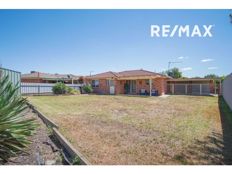 10 Yentoo Drive, Glenfield Park NSW 2650