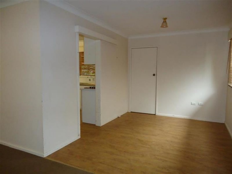 83 Raye Street, Tolland NSW 2650