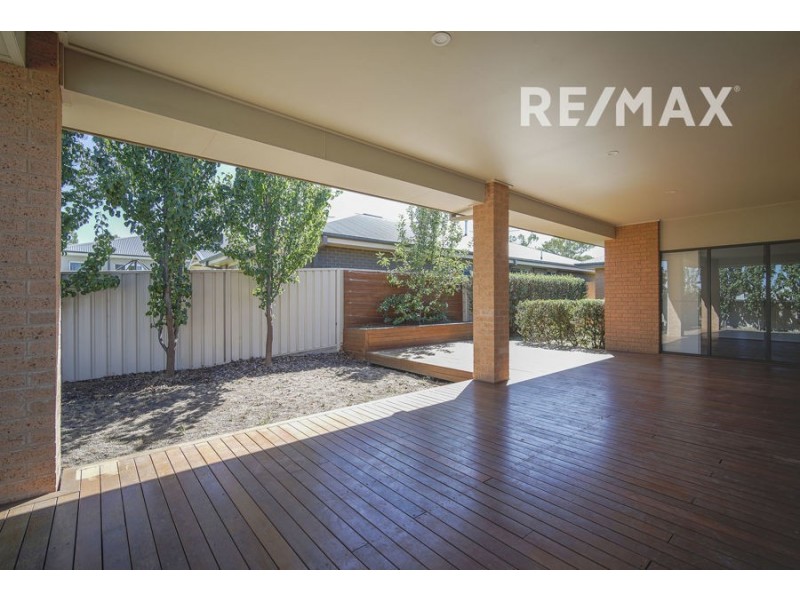 7 St Pauls Place, Gobbagombalin NSW 2650