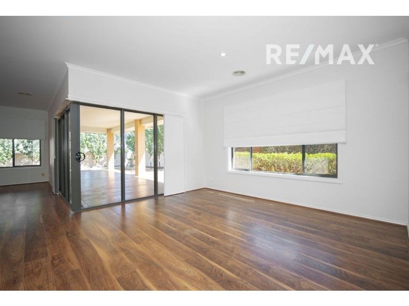 7 St Pauls Place, Gobbagombalin NSW 2650
