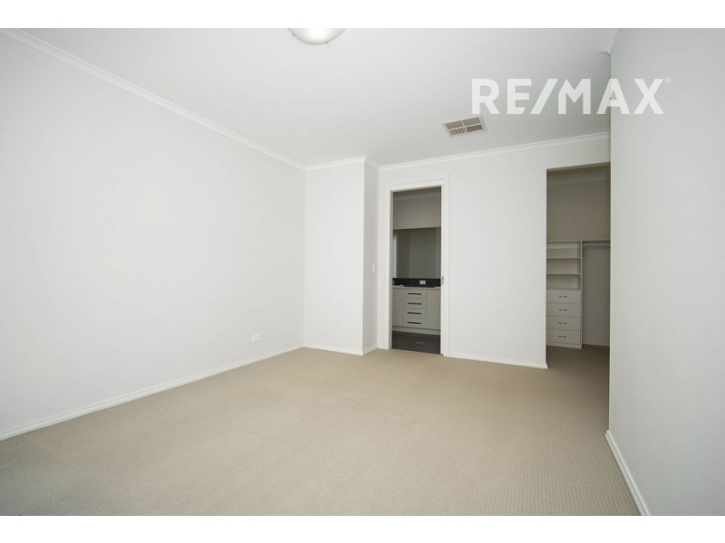 7 St Pauls Place, Gobbagombalin NSW 2650