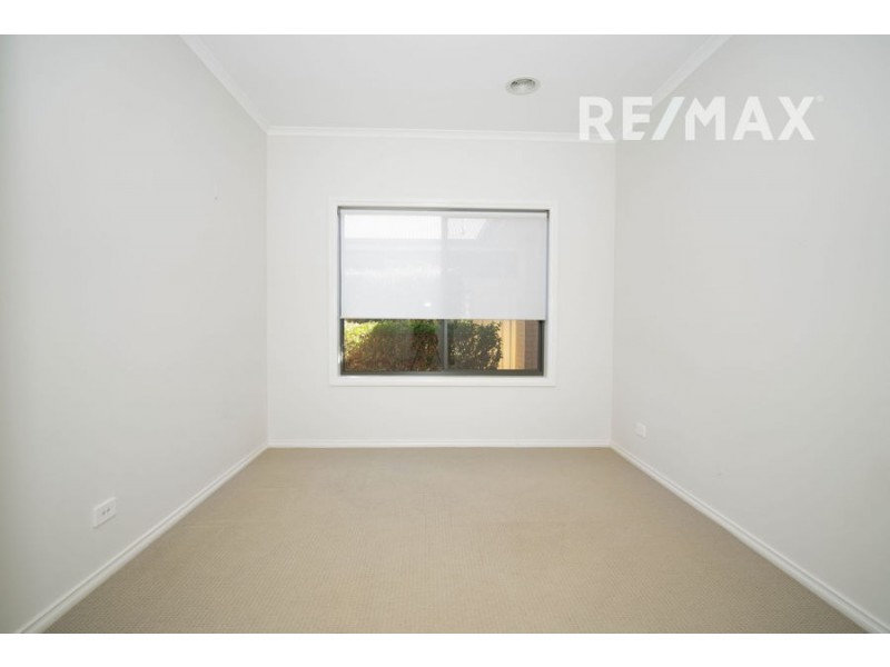 7 St Pauls Place, Gobbagombalin NSW 2650