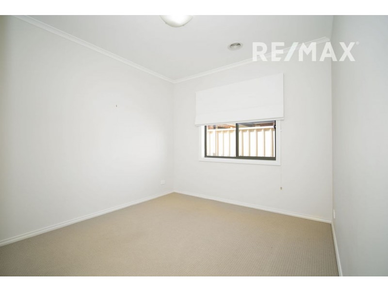 7 St Pauls Place, Gobbagombalin NSW 2650