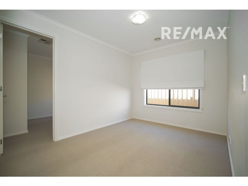 7 St Pauls Place, Gobbagombalin NSW 2650