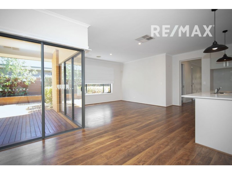 7 St Pauls Place, Gobbagombalin NSW 2650