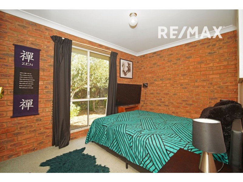 2/10 Malaya Drive, Tolland NSW 2650