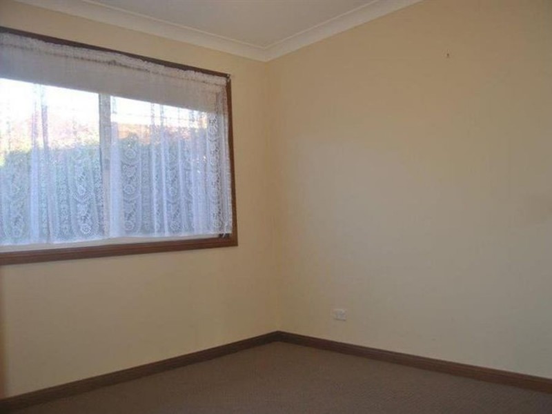 2/30 Gunn Drive, Estella NSW 2650