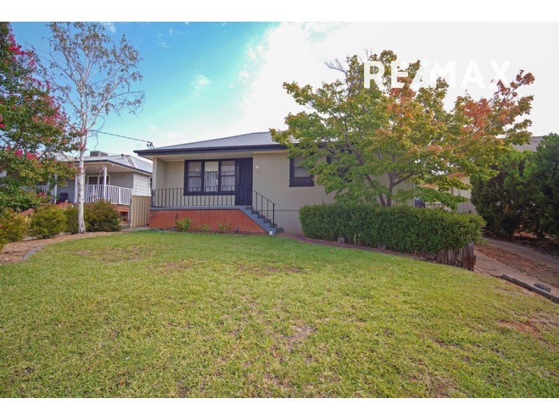 21 Gilmore Avenue, Mount Austin NSW 2650