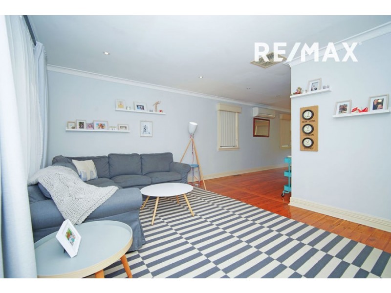 21 Gilmore Avenue, Mount Austin NSW 2650