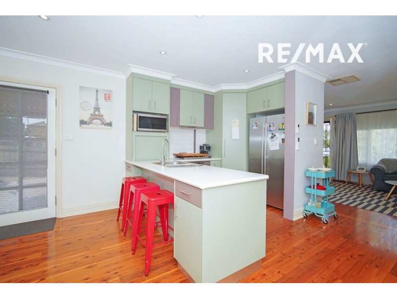 21 Gilmore Avenue, Mount Austin NSW 2650