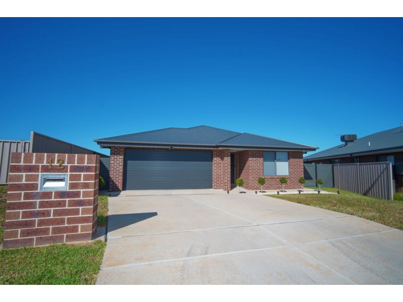 12 Opperman Street, Boorooma NSW 2650