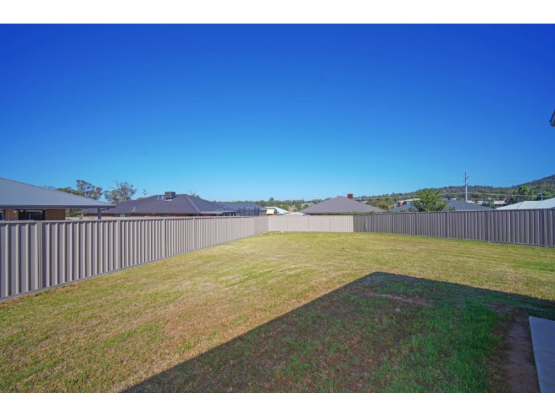 12 Opperman Street, Boorooma NSW 2650