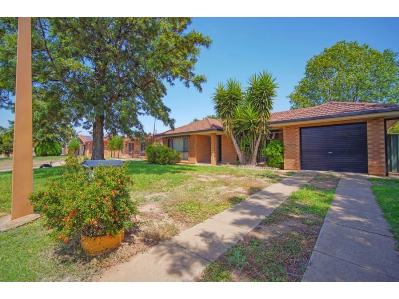 19 Eldershaw Drive, Forest Hill NSW 2651