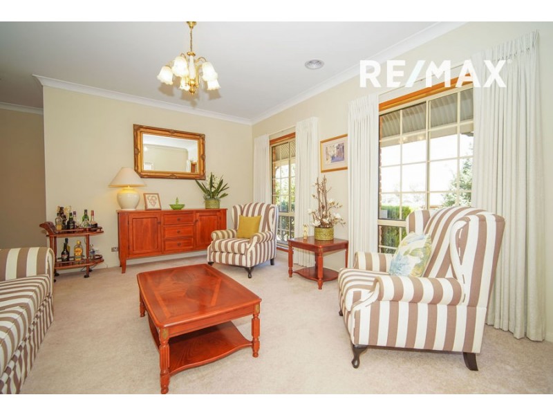 17 Lincoln Avenue, Tolland NSW 2650