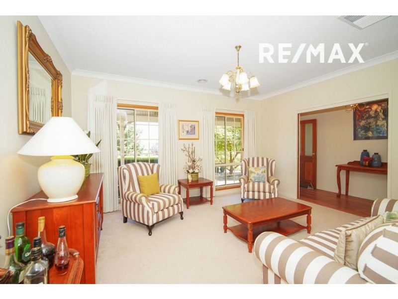 17 Lincoln Avenue, Tolland NSW 2650