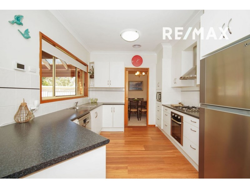 17 Lincoln Avenue, Tolland NSW 2650