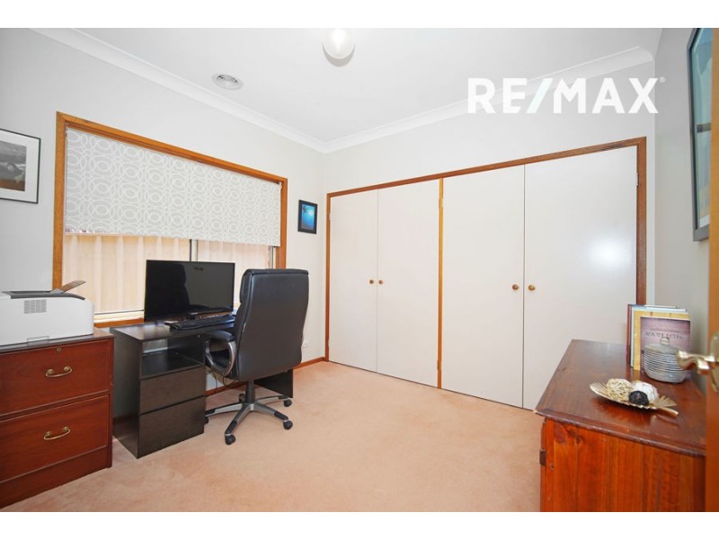 17 Lincoln Avenue, Tolland NSW 2650