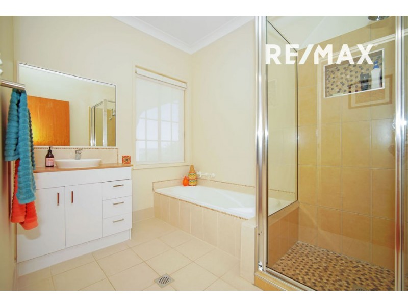 17 Lincoln Avenue, Tolland NSW 2650