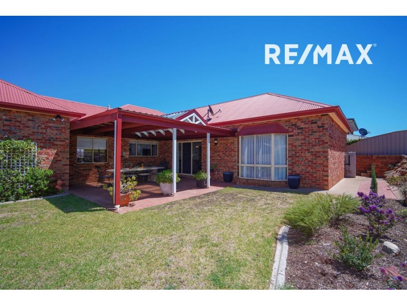 17 Lincoln Avenue, Tolland NSW 2650