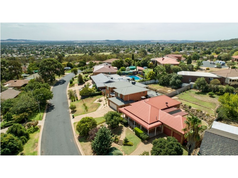 17 Lincoln Avenue, Tolland NSW 2650