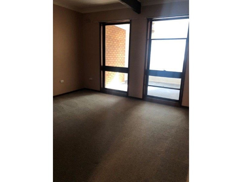 2/12 Marloo Crescent, Kooringal NSW 2650