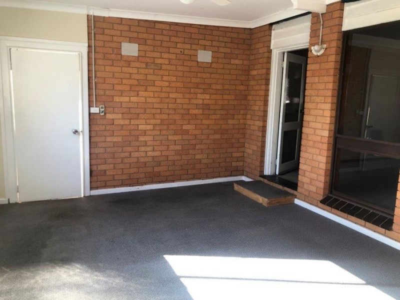 2/12 Marloo Crescent, Kooringal NSW 2650