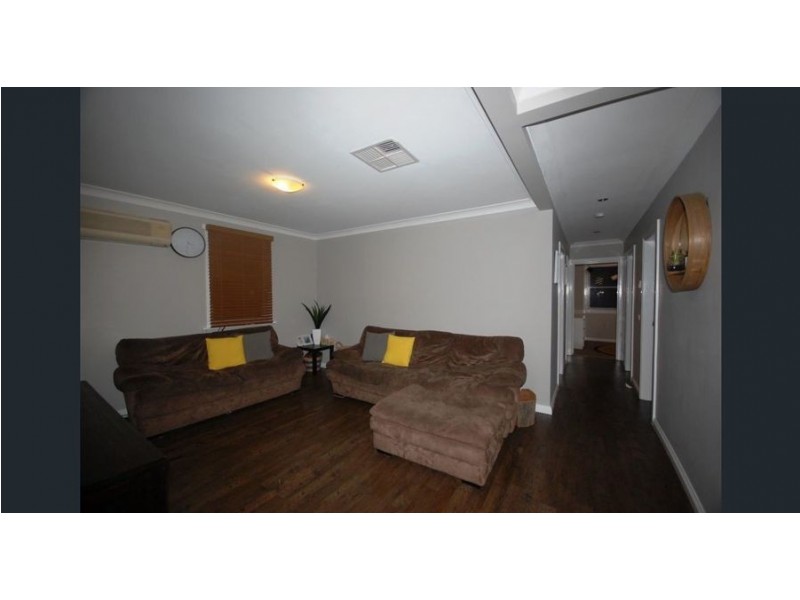 2 Hunter Street, Mount Austin NSW 2650