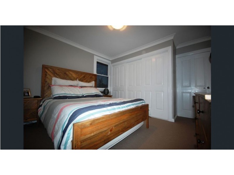 2 Hunter Street, Mount Austin NSW 2650