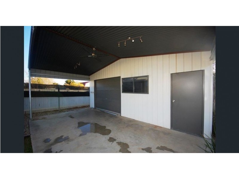 2 Hunter Street, Mount Austin NSW 2650