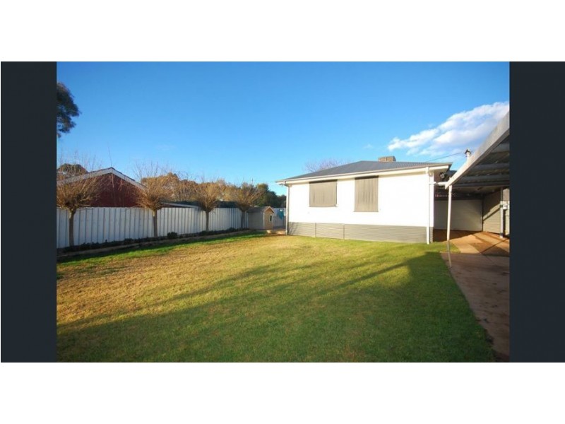 2 Hunter Street, Mount Austin NSW 2650