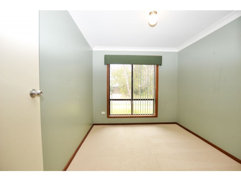 24 Pugsley Avenue, Estella NSW 2650