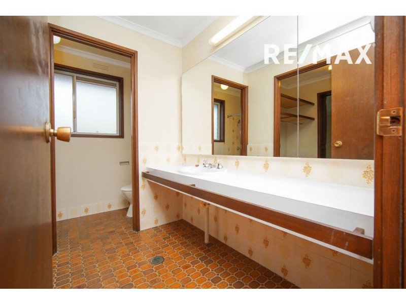 12 Amsterdam Crescent, Tolland NSW 2650