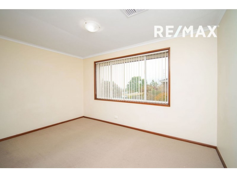 12 Amsterdam Crescent, Tolland NSW 2650