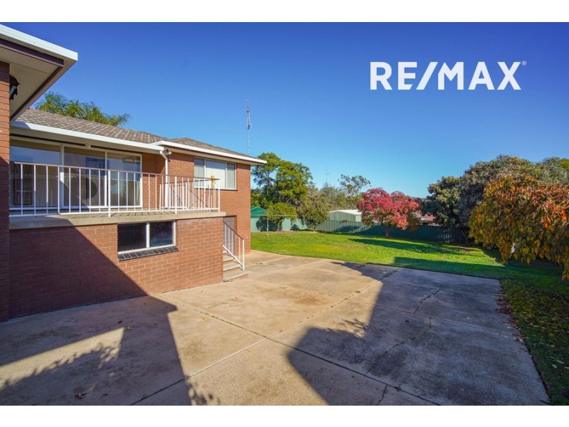 12 Amsterdam Crescent, Tolland NSW 2650