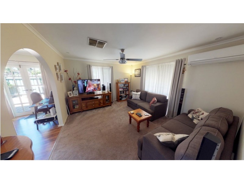 53 Adjin Street, Mount Austin NSW 2650