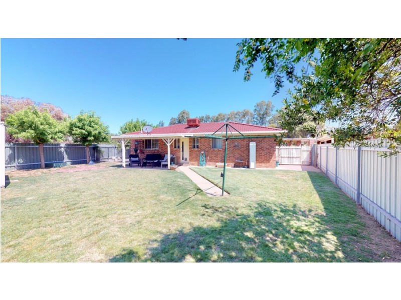 53 Adjin Street, Mount Austin NSW 2650