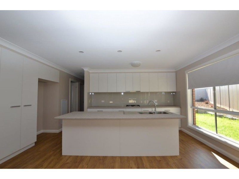 5 Muttama Parade, Gobbagombalin NSW 2650