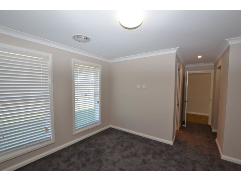 5 Muttama Parade, Gobbagombalin NSW 2650